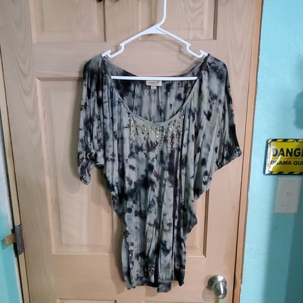 Multicolored shirt